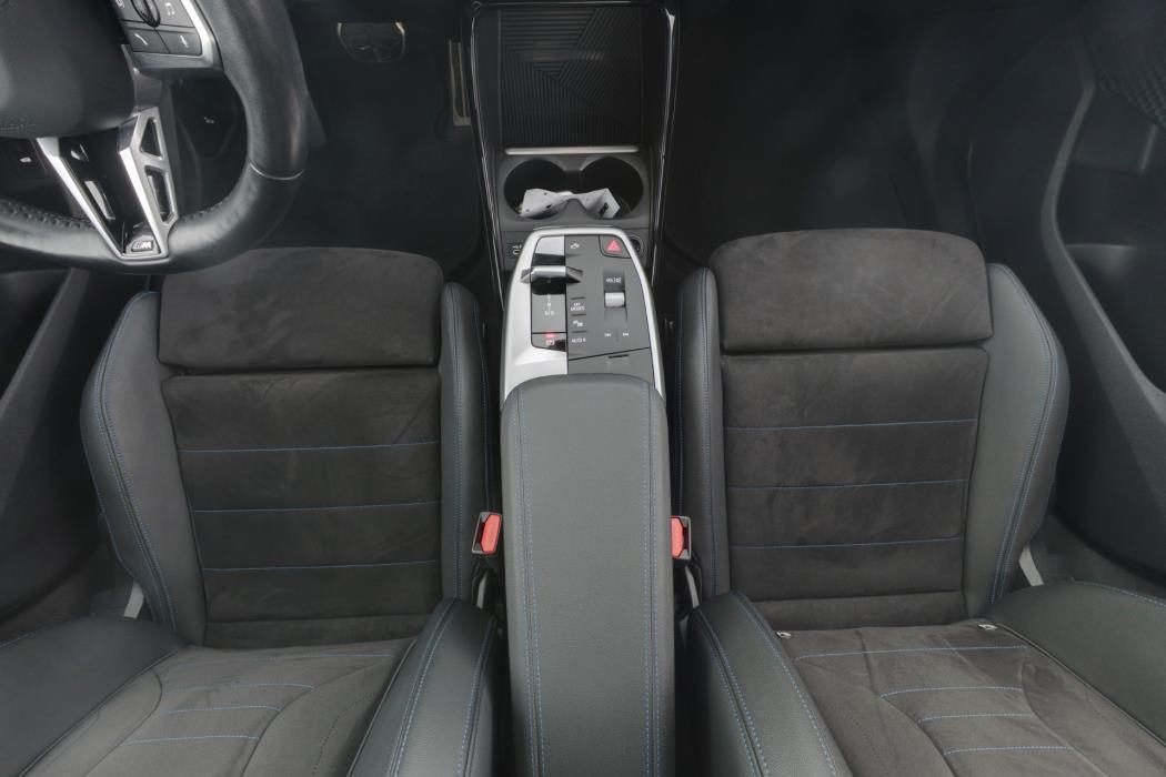 BMW 225 2023
