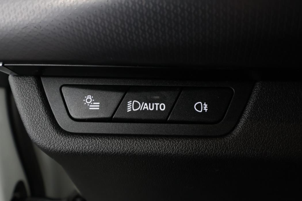 BMW 225 2023