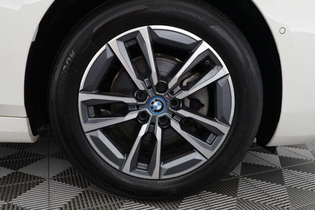 BMW 225 2023