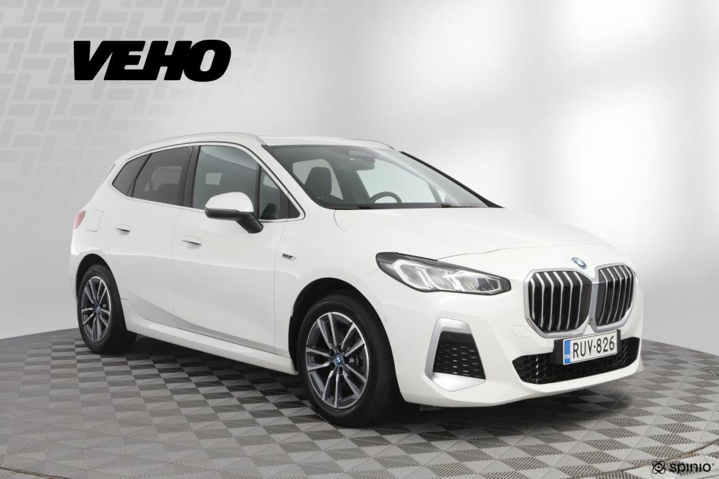 BMW 225 2023