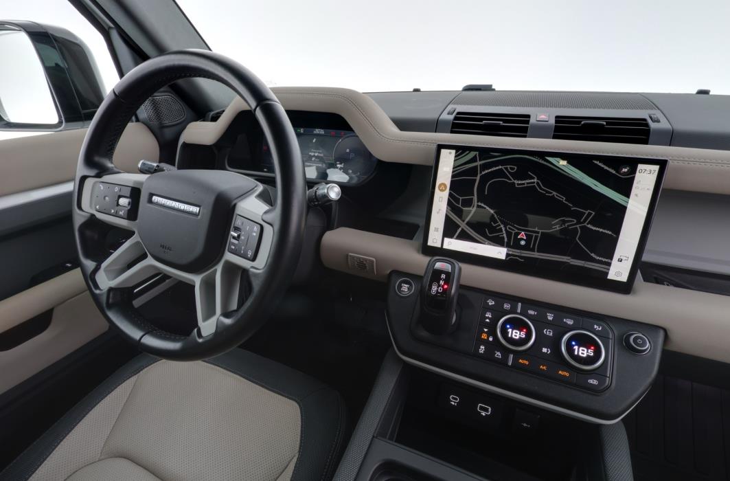 Land Rover Defender 2022