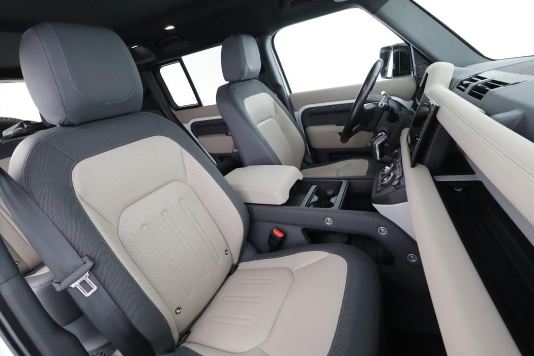 Land Rover Defender 2022