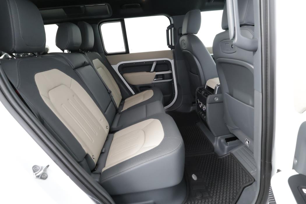 Land Rover Defender 2022