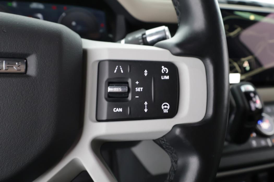 Land Rover Defender 2022