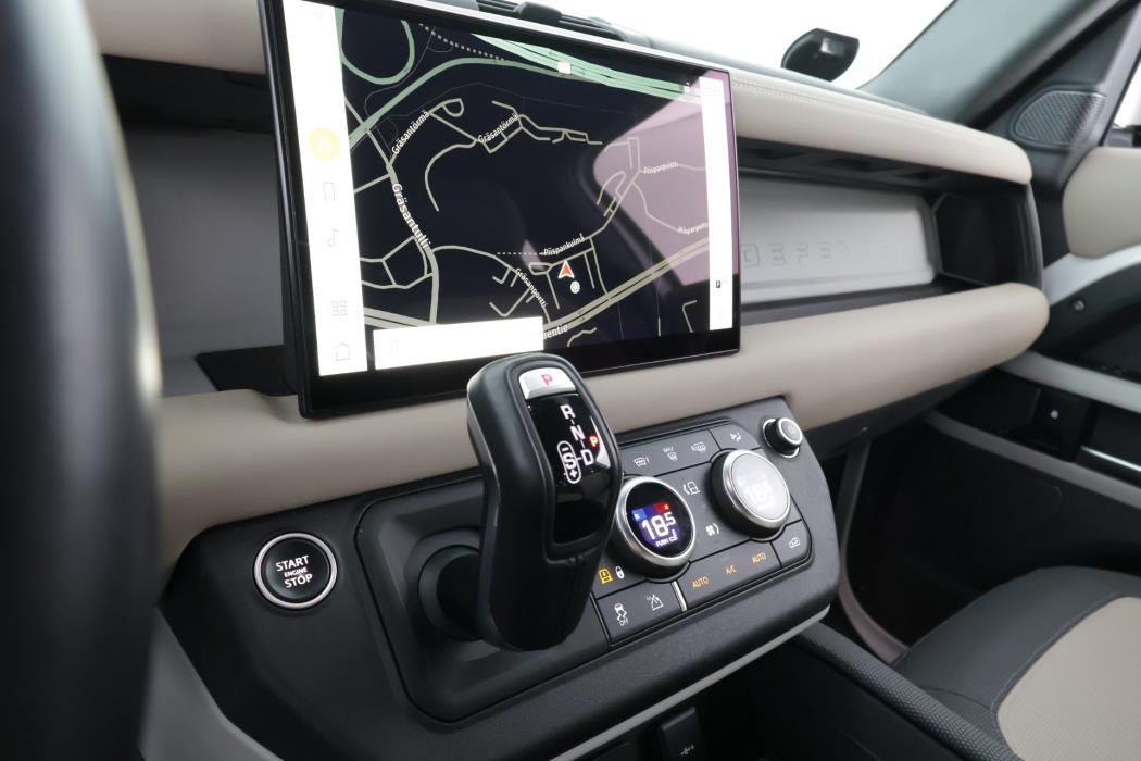 Land Rover Defender 2022