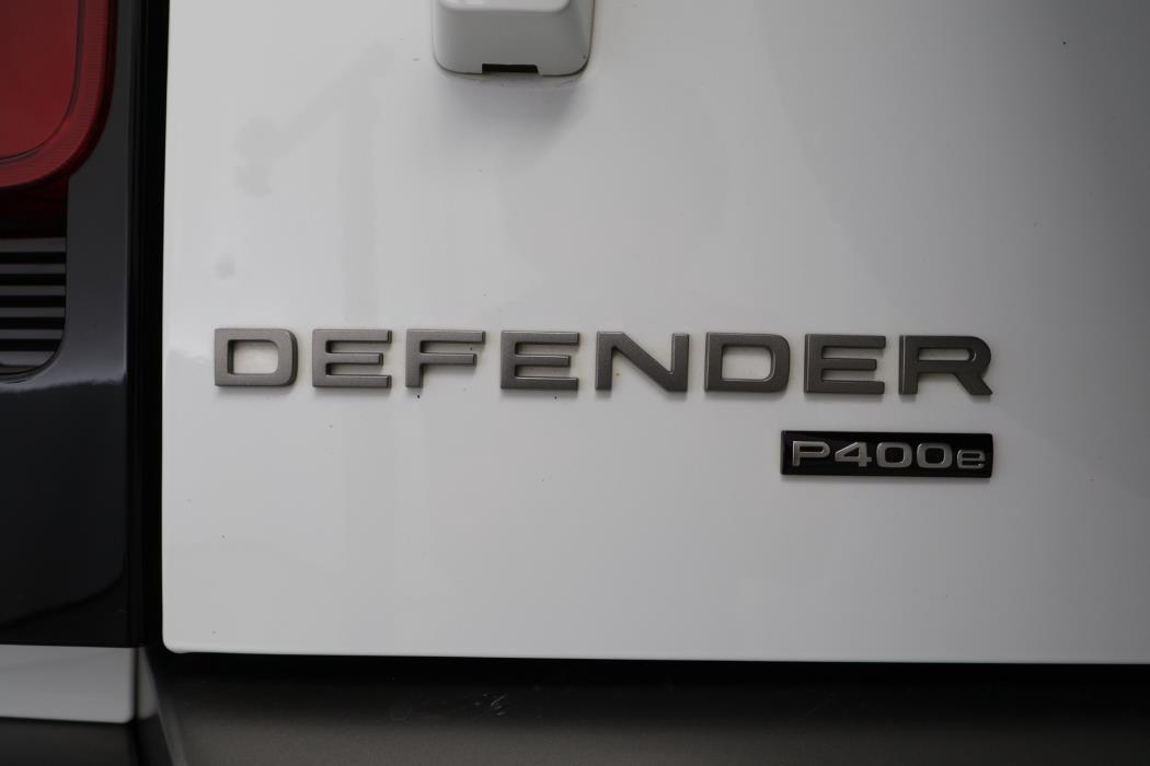 Land Rover Defender 2022