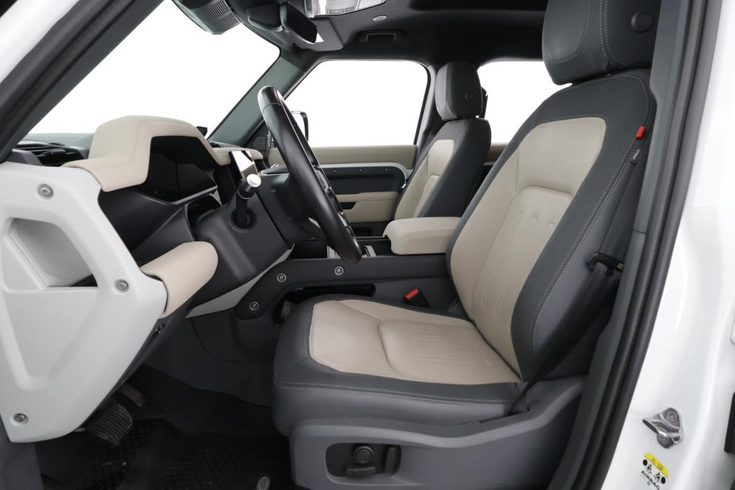 Land Rover Defender 2022