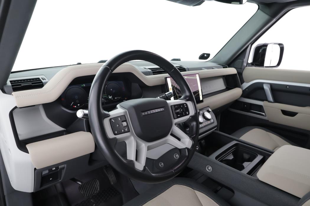 Land Rover Defender 2022