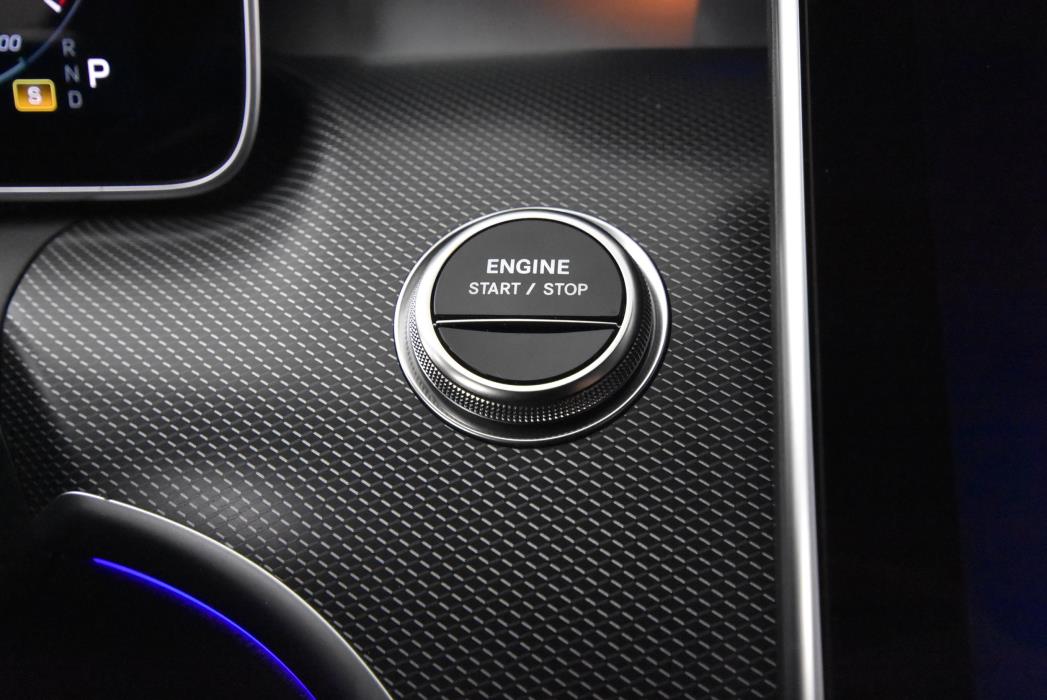 Mercedes-Benz C 2025