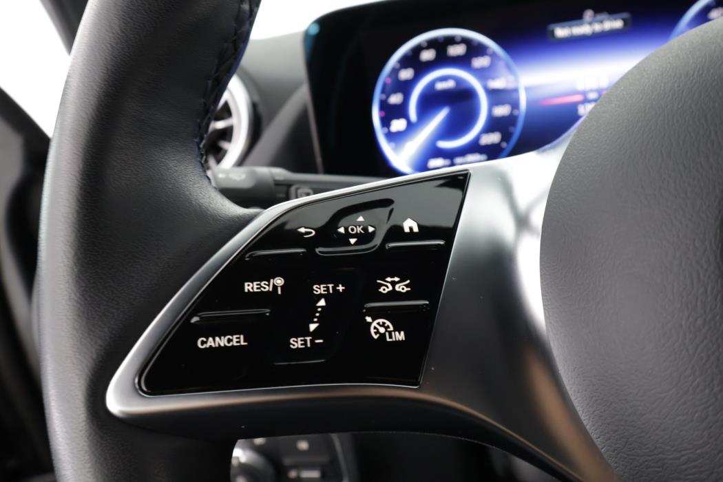 Mercedes-Benz EQA 2025