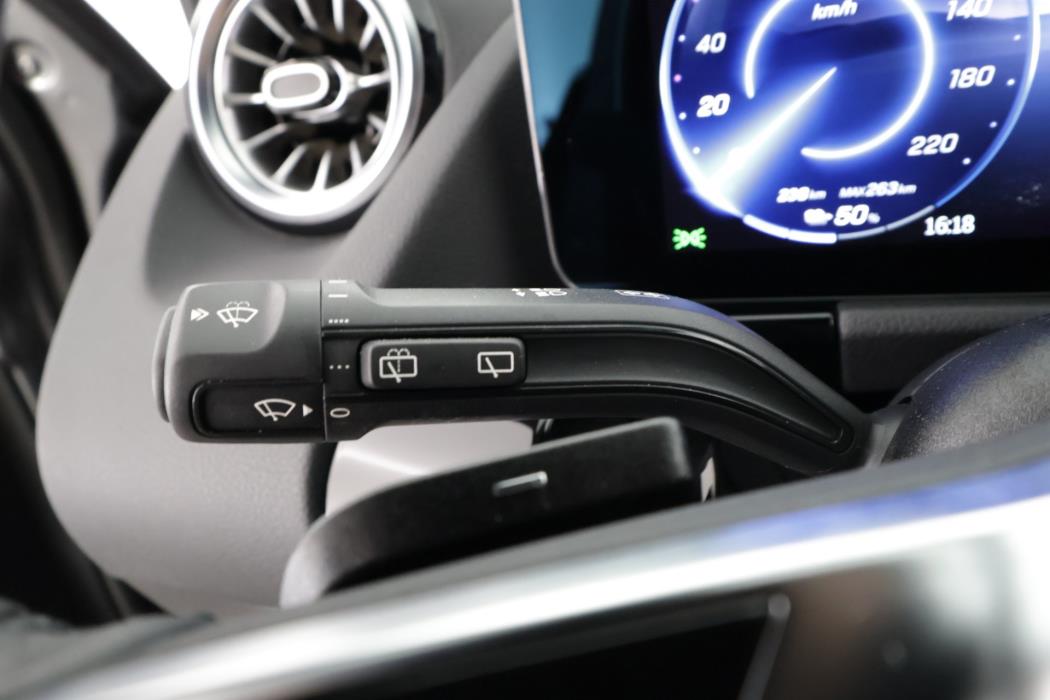 Mercedes-Benz EQA 2025