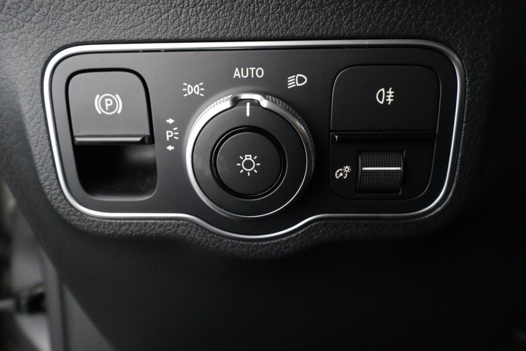 Mercedes-Benz EQA 2025