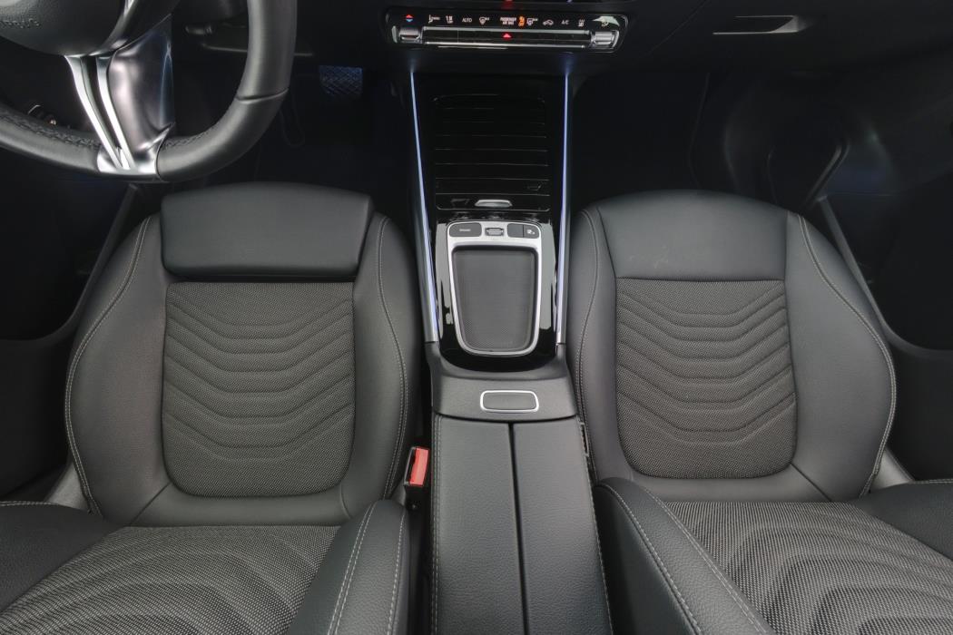 Mercedes-Benz EQA 2025
