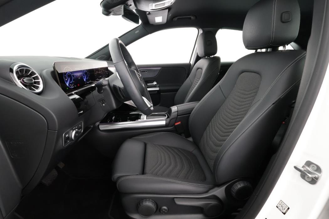 MERCEDES-BENZ EQA 2025