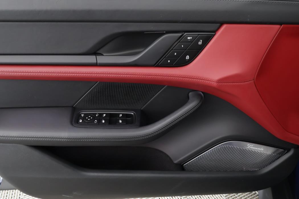 Porsche Taycan 2022