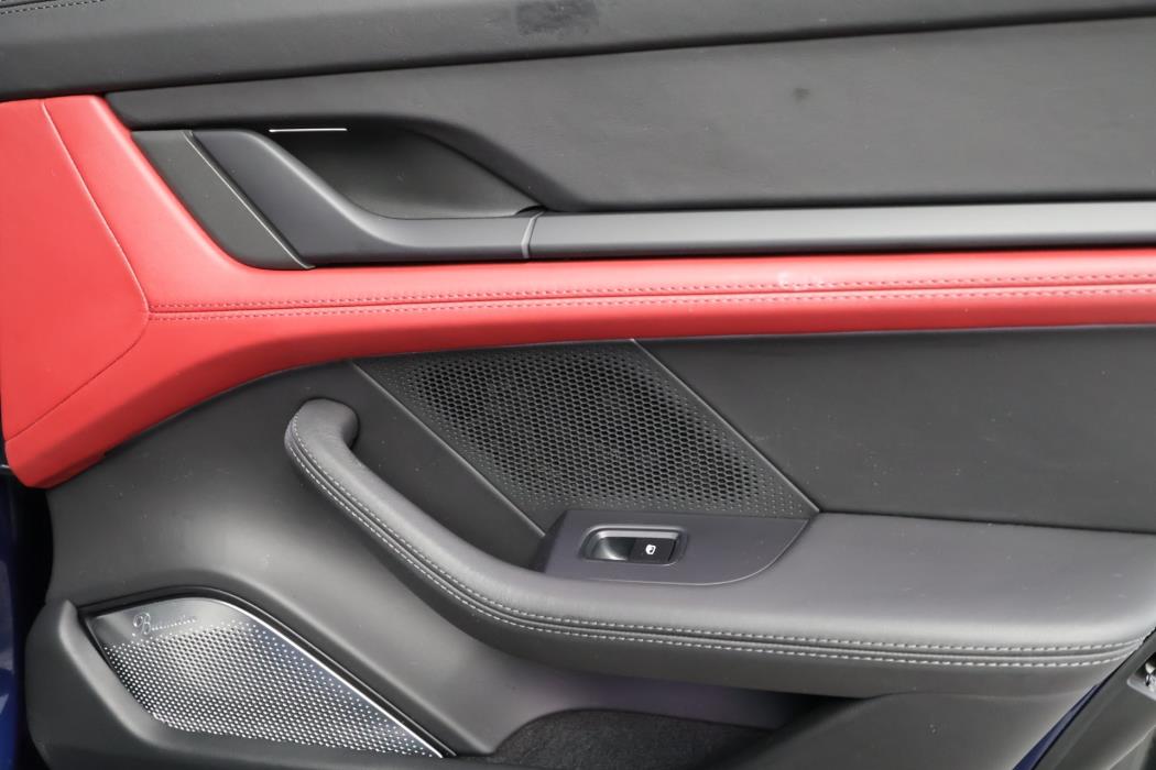 Porsche Taycan 2022