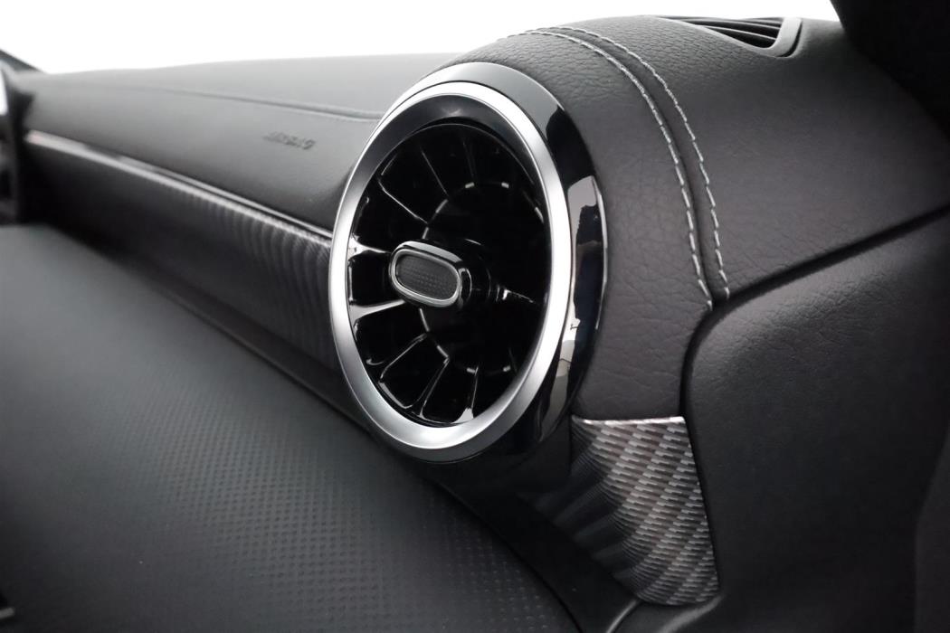 Mercedes-Benz CLA 2025