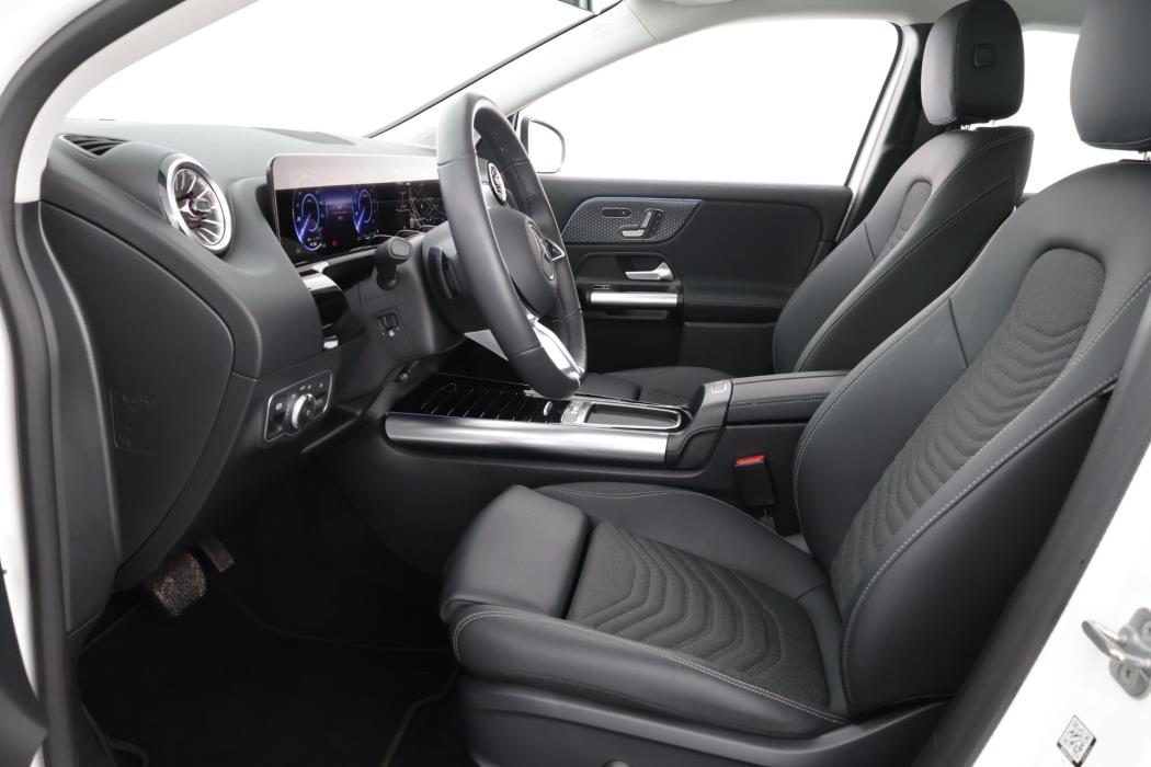 Mercedes-Benz EQA 2024