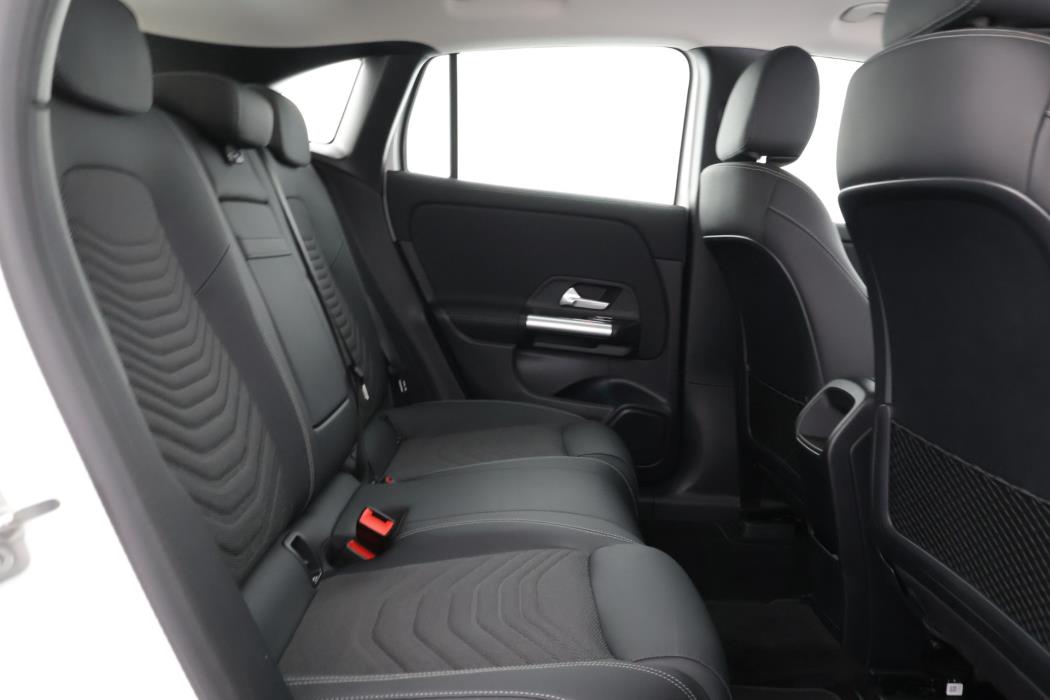 Mercedes-Benz EQA 2024