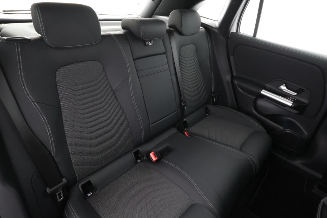 Mercedes-Benz EQA 2024