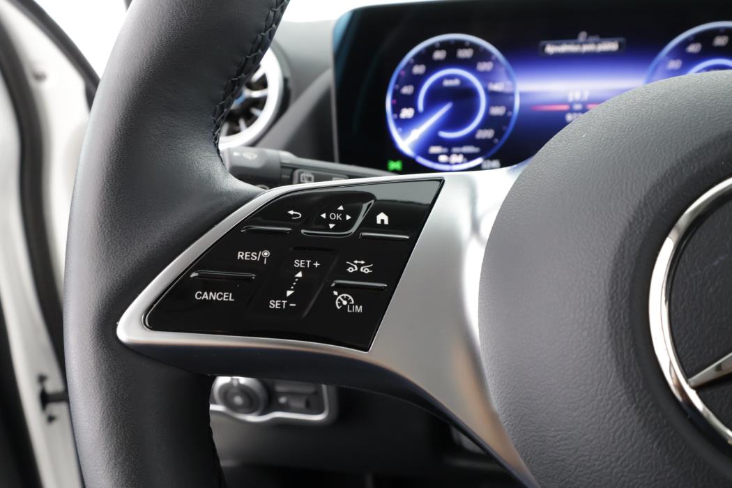 Mercedes-Benz EQA 2024