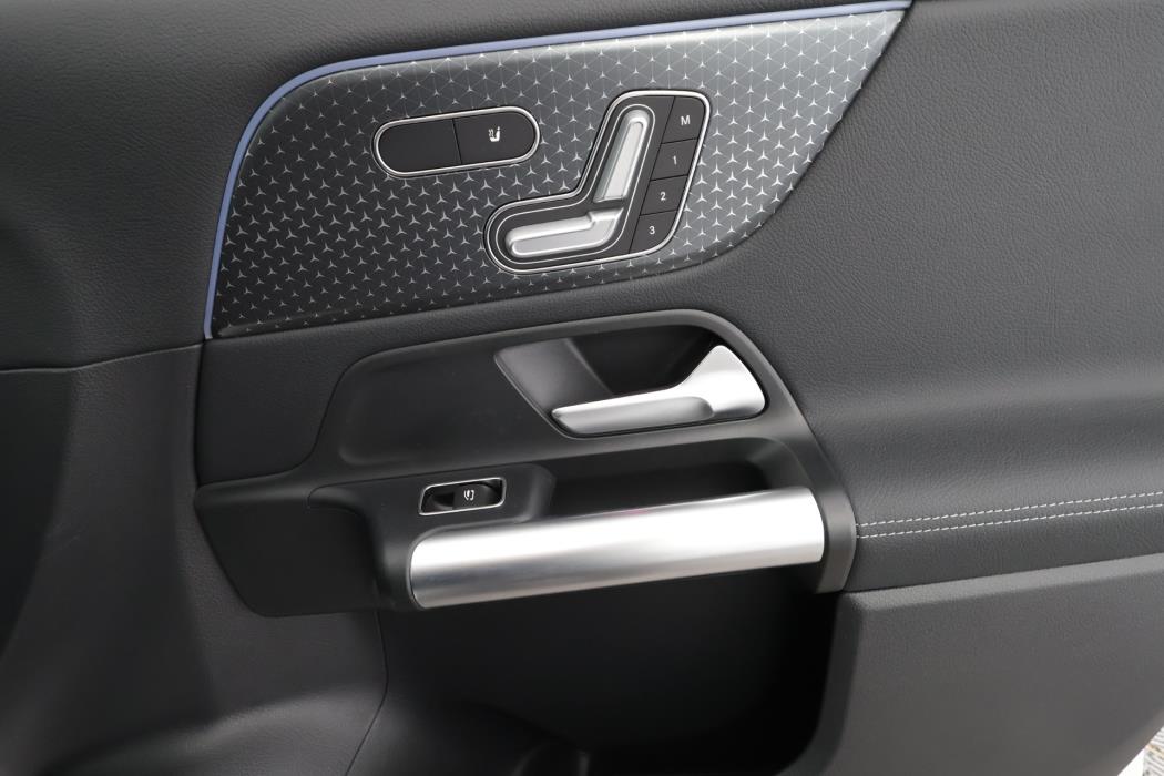 Mercedes-Benz EQA 2024