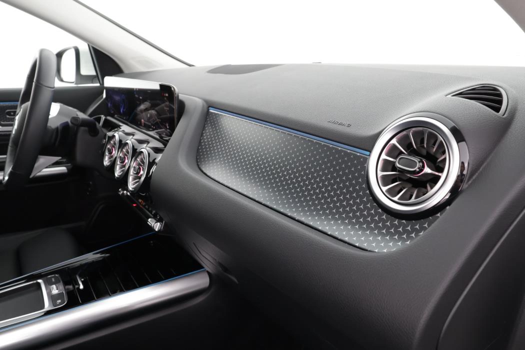 Mercedes-Benz EQA 2024