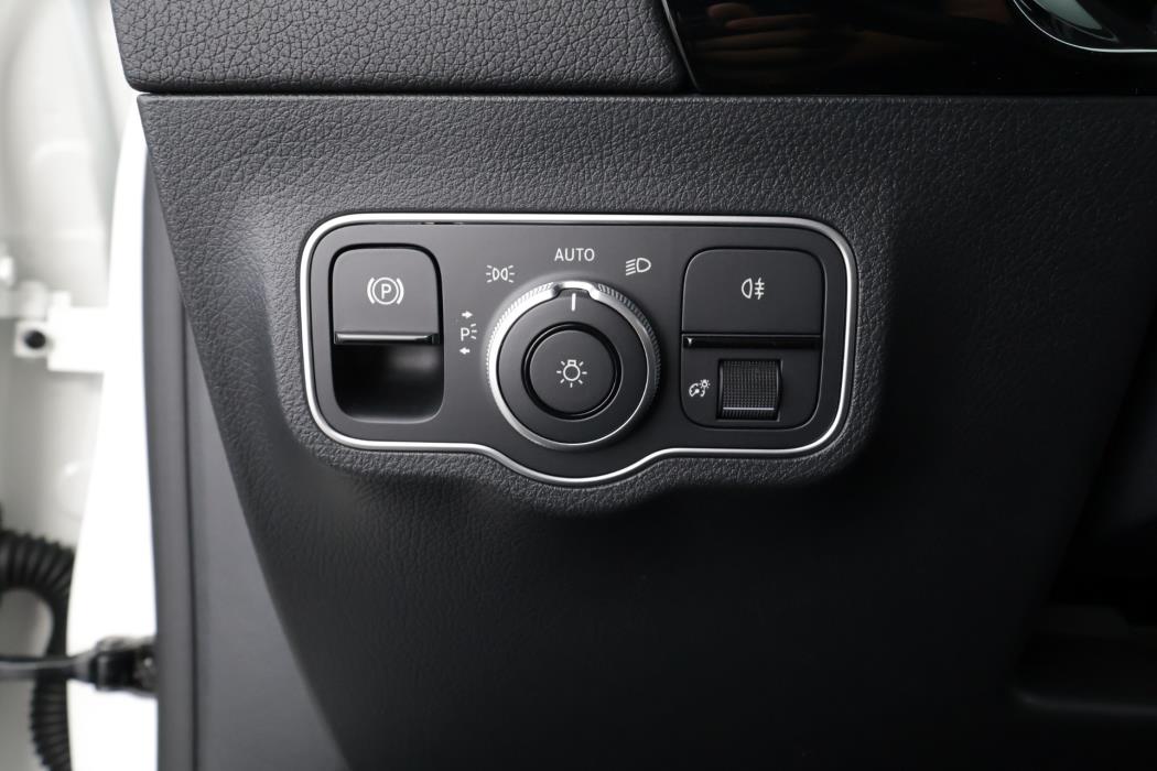 Mercedes-Benz EQA 2024