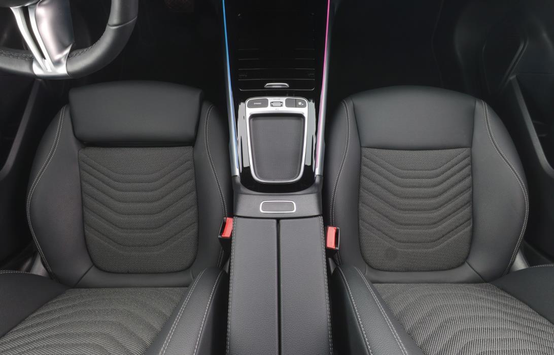 Mercedes-Benz EQB 2024