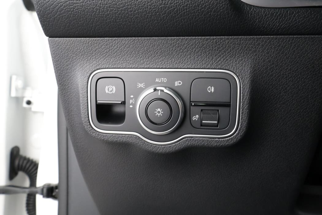 Mercedes-Benz EQB 2024