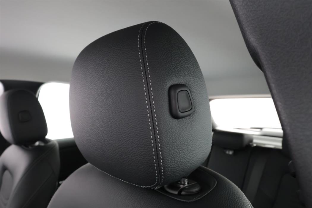 Mercedes-Benz GLA 2025