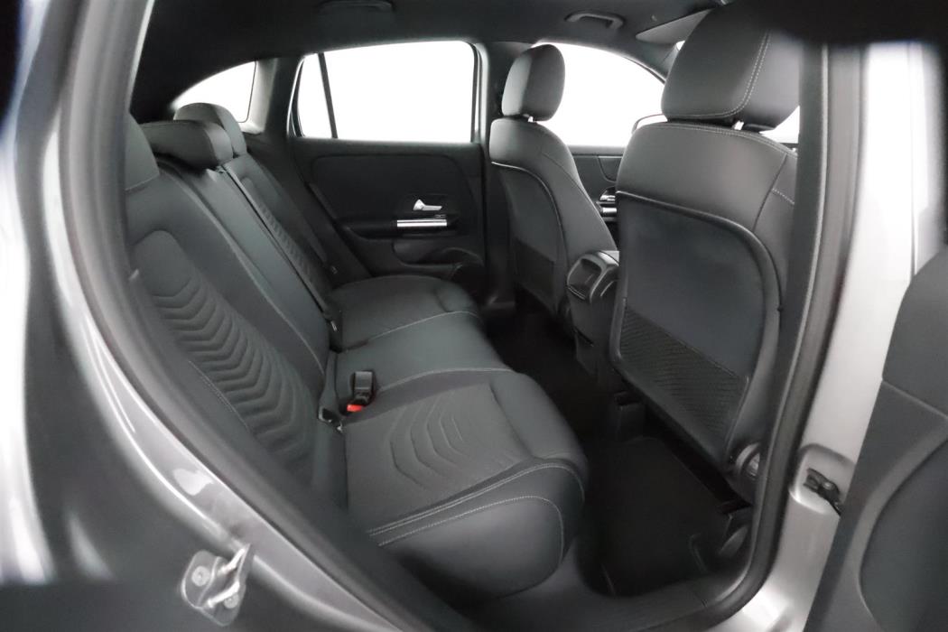 Mercedes-Benz GLA 2025