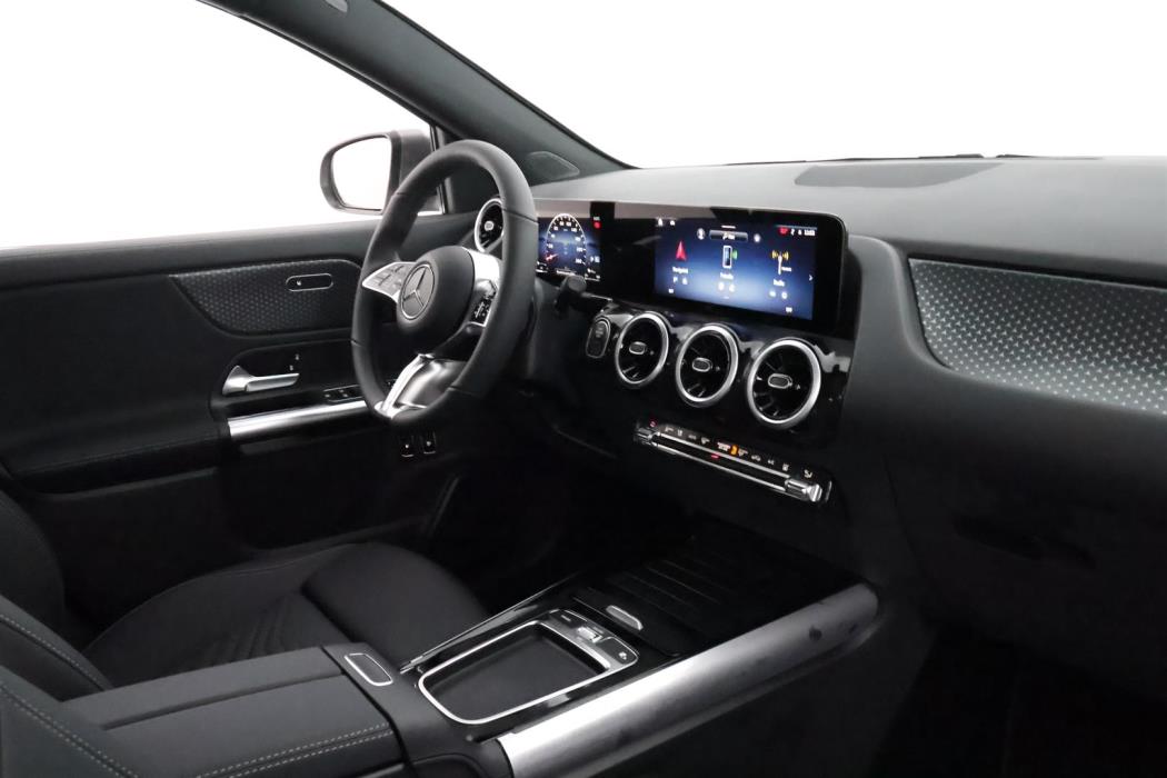 Mercedes-Benz GLA 2025