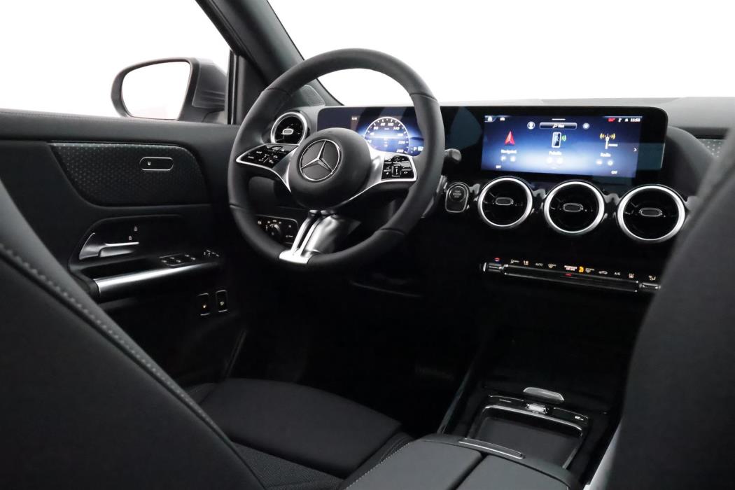 Mercedes-Benz GLA 2025