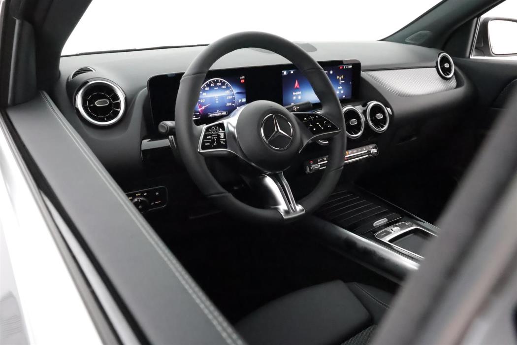 Mercedes-Benz GLA 2025