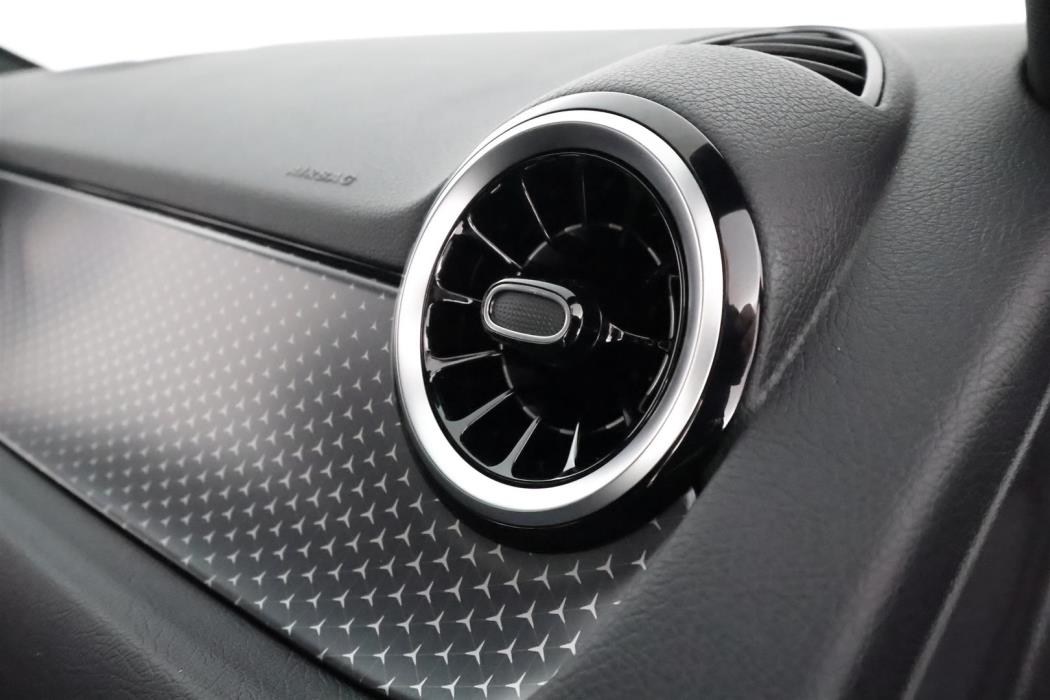 Mercedes-Benz GLA 2025