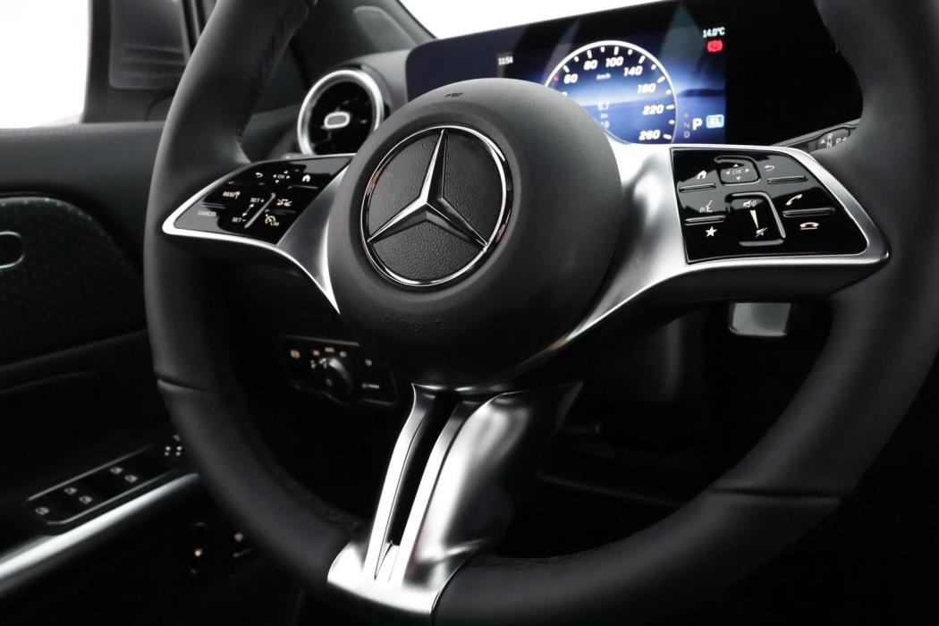 Mercedes-Benz GLA 2025