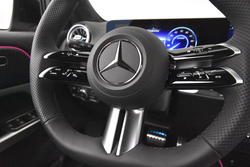 Mercedes-Benz EQB 2025
