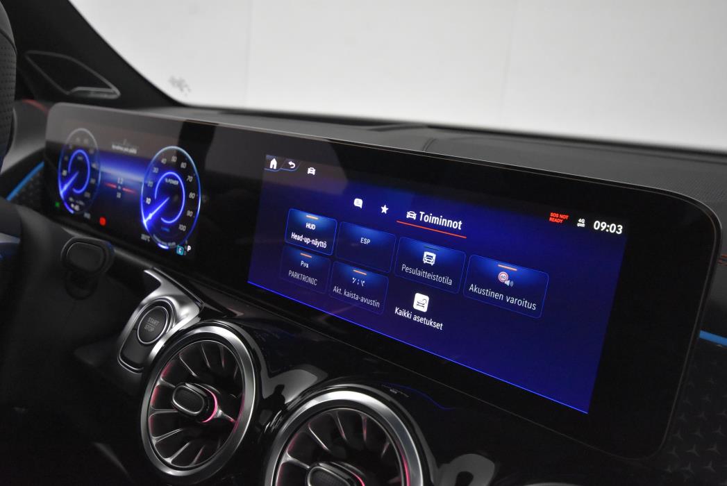 Mercedes-Benz EQB 2024