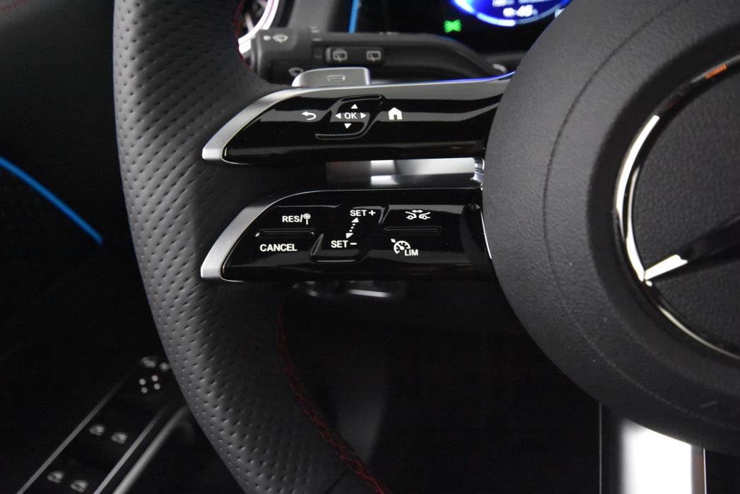 Mercedes-Benz EQB 2024