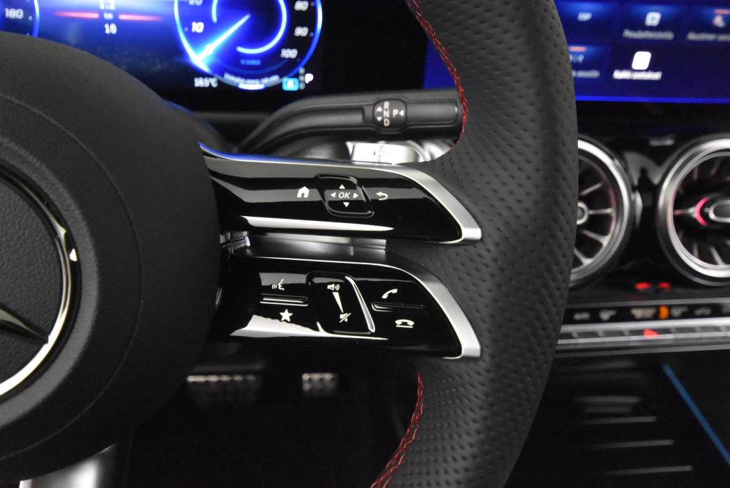 Mercedes-Benz EQB 2024