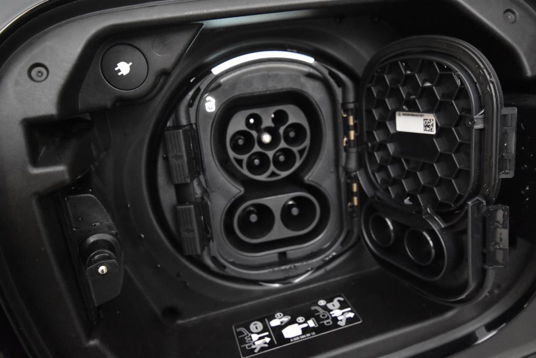 Mercedes-Benz EQB 2024