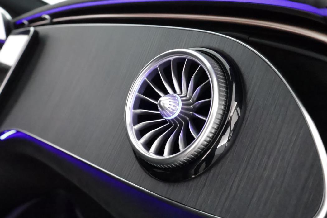 MERCEDES-BENZ EQE SUV 2024