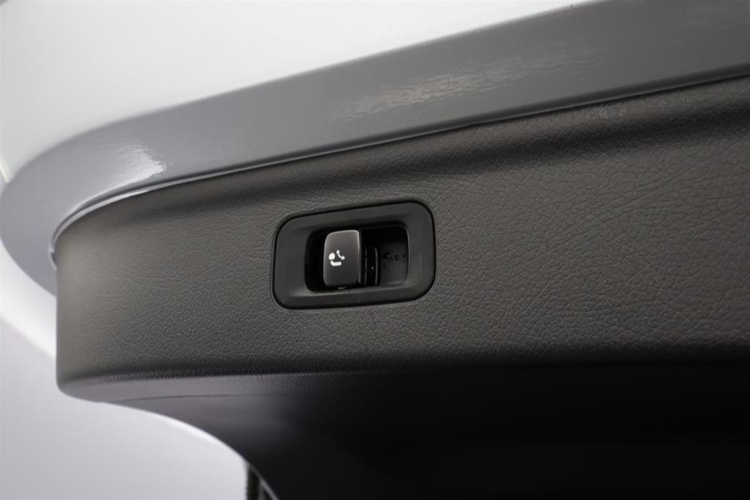 MERCEDES-BENZ EQE SUV 2024