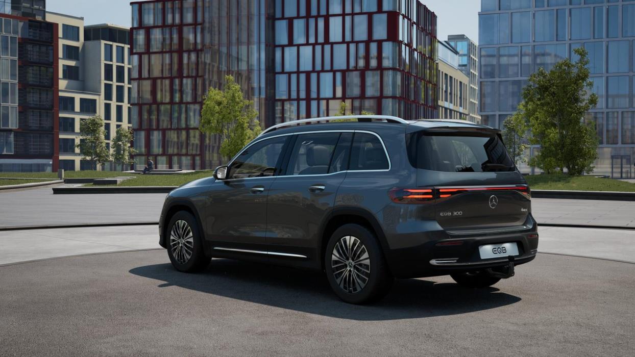 Mercedes-Benz EQB 2025