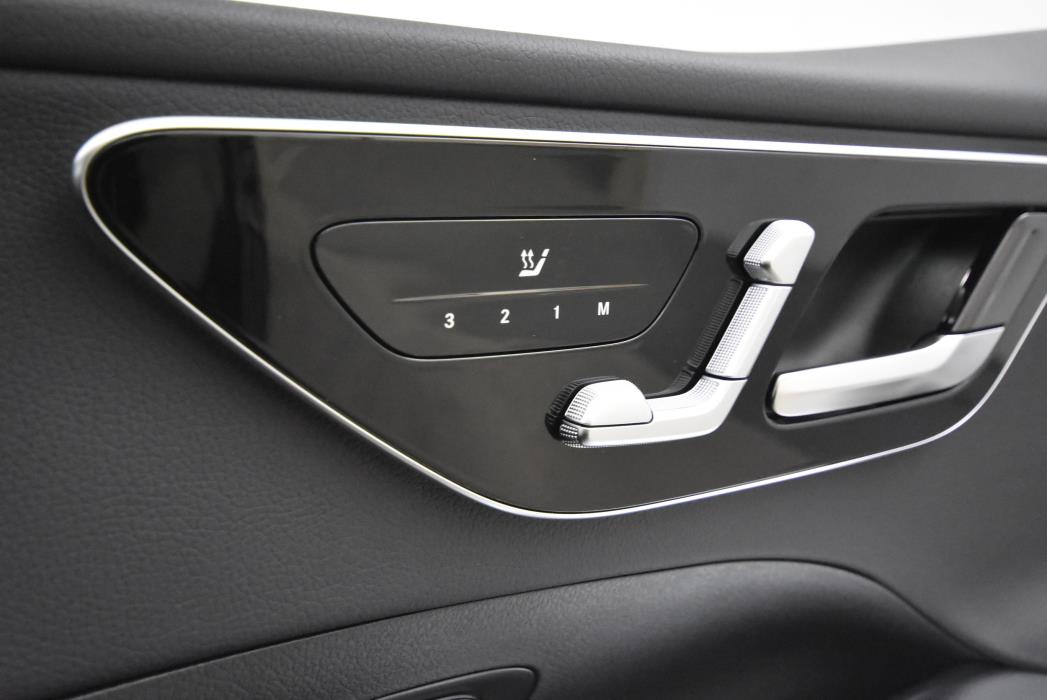 Mercedes-Benz C 2025
