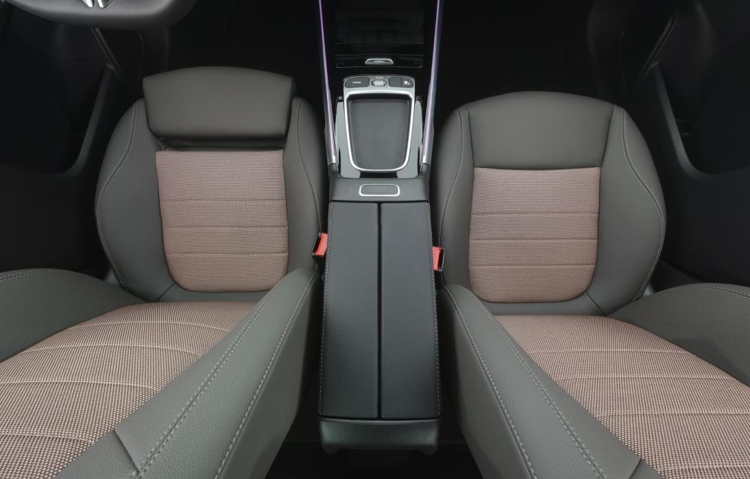 Mercedes-Benz EQB 2025