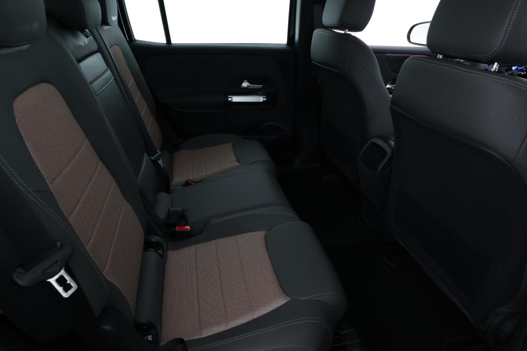 Mercedes-Benz EQB 2025