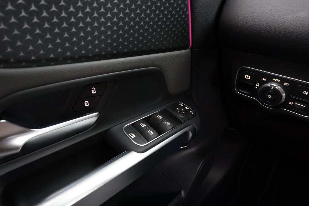 Mercedes-Benz EQB 2025