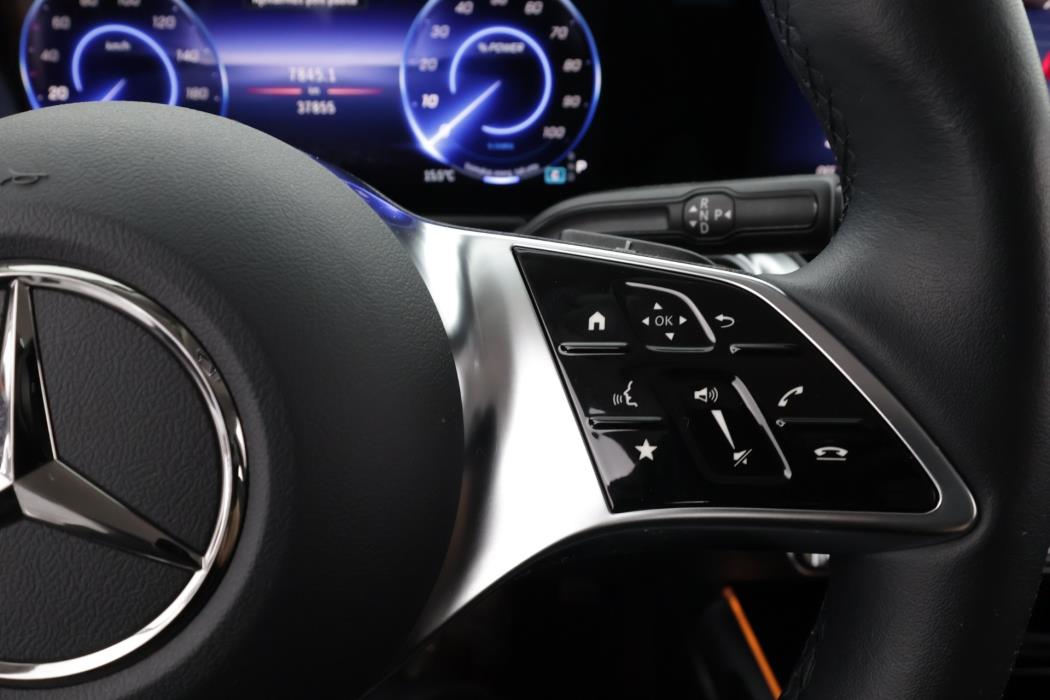 Mercedes-Benz EQB 2024